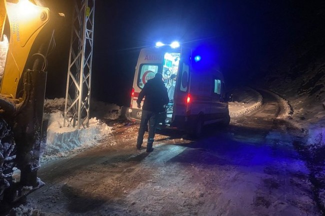 Sason'da hamile kadına 5 saatte ulaşıldı