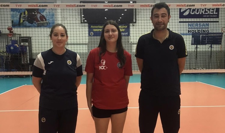 Eczacıbaşı ve Fenerbahçe’den teklif aldı