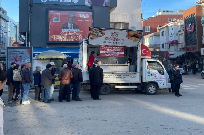 MHP'den Miraç Kandili ve 6 Şubat depreminin yıldönümü nedeniyle lokma dağıtımı