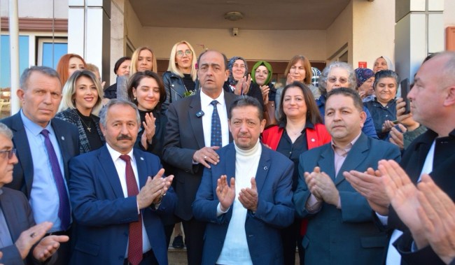 Demirtaş Gülüç’te İYİ Parti ile gövde gösterisi yaptı