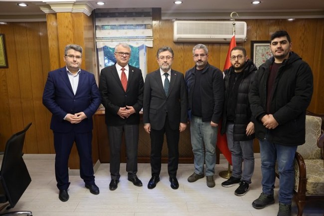 Bakan Yumaklı'ya yerel gazetelerin ilan sıkıntısı anlatıldı