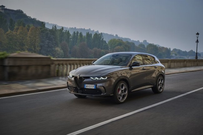 Alfa Romeo'ya "En İyi Otomobiller" Yarışması'nda üç kategoride ödül