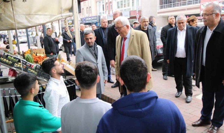 Başkan Posbıyık ve ekibi, Erdemir caddesi esnafını ziyaret etti
