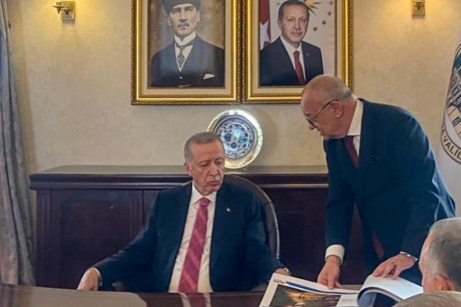Başkan Ergün, Cumhurbaşkanı Erdoğan'a dev projeleri aktardı