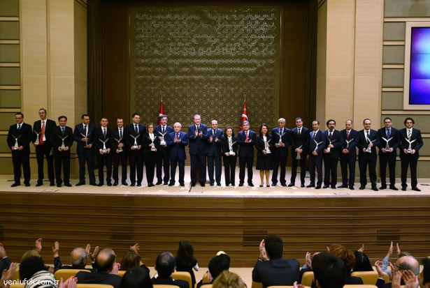 BİLİM ADAMLARI KÖŞK'TE BİR ARAYA GELDİ!..