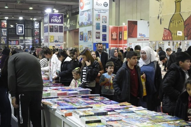 Kitap tutkunları Bursa'ya akın ediyor