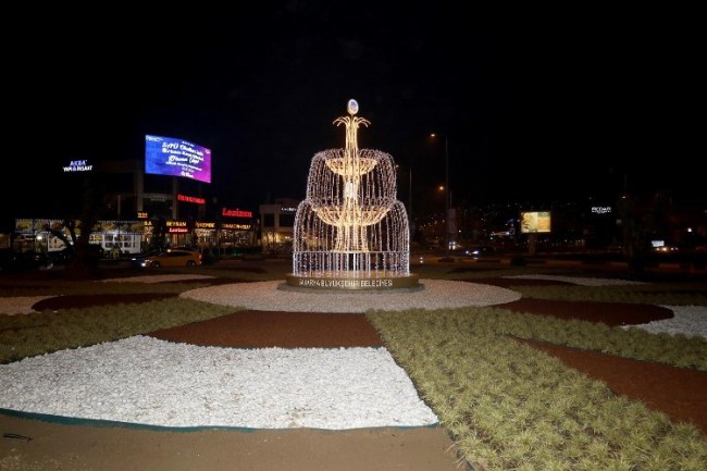 Serdivan'ın kalbindeki kavşak ışıklandırıldı