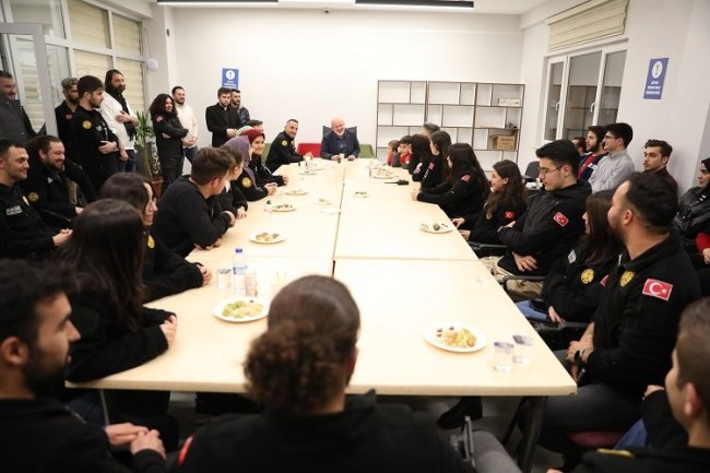 Başkan Çolakbayrakdar: "İnsan merkezli hizmet anlayışıyla çalışıyoruz"