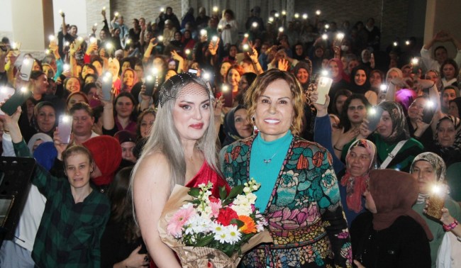 Başkan Posbıyık'tan Kadınlar Matinesi etkinliği