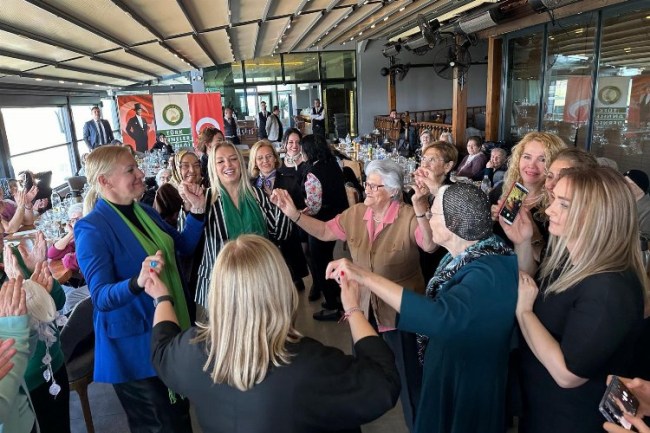 ‘Yüz Güldüren Anneler'den ‘huzur' veren buluşma