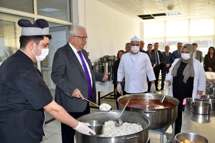 Kdz.Ereğli Belediyesinden günde 1500 kişiye iftar