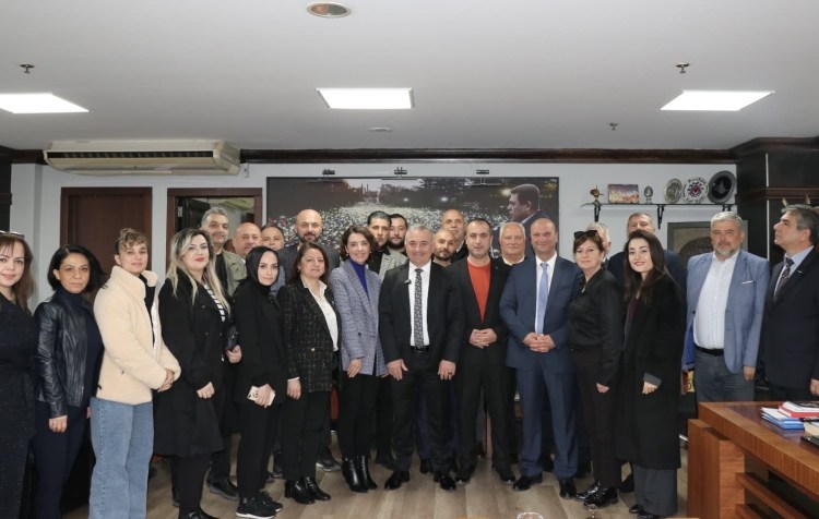 Sesli ve ekibi Türk Metal Sendikasına gitti