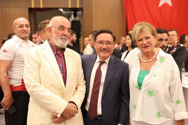 Vali Gökmen Çiçek'in "18 Mart Şehitler Günü ve Çanakkale Zaferi" mesajı