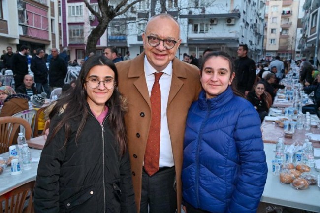 Başkan Ergün Yavuz Kurt'un iftar programına katıldı