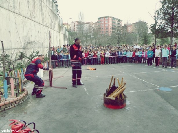 ERDEMİR İLKOKULUNDA YANGIN TATBİKATI