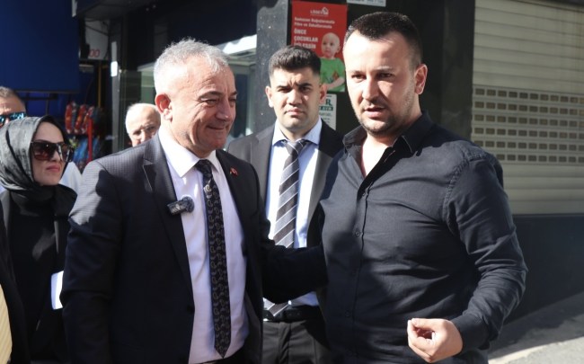 Esnaf, AK Partili meclis üyesi adayını Sesli’ye şikayet etti