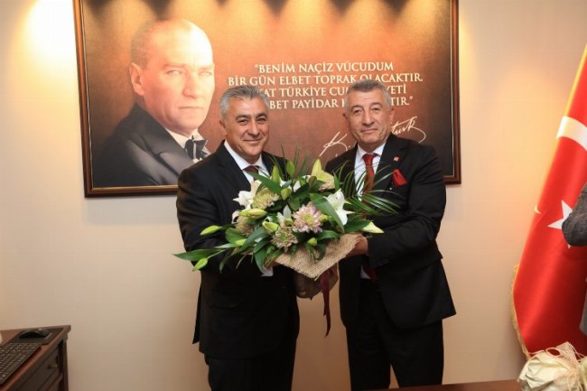 Güzelbahçe'de devir teslim yapıldı