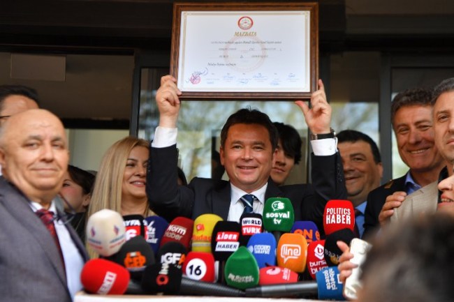 Bursa Osmangazi'de Erkan Aydın dönemi başladı