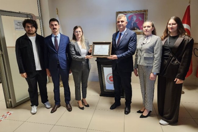 Ali Yıldırım Sezer ikinci dönem için mazbatasını aldı