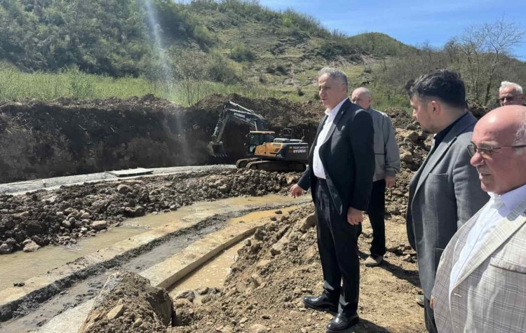 Milletvekili Bozkurt köprü yapım çalışmasını inceledi