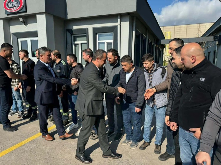 Başkan Kalfa işçilerle bayramlaştı