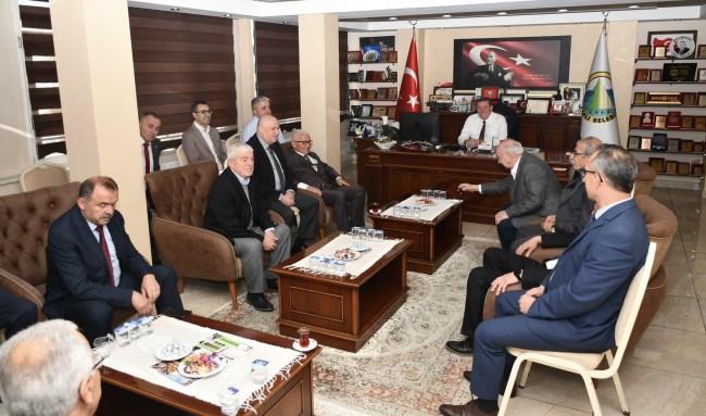 Başkan Tekin bayramda misafirlerini ağırladı