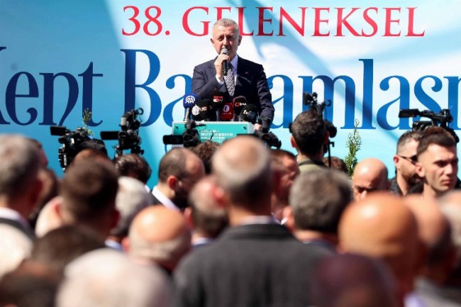 Kocaeli'nin renkleri bayramlaşmada buluştu