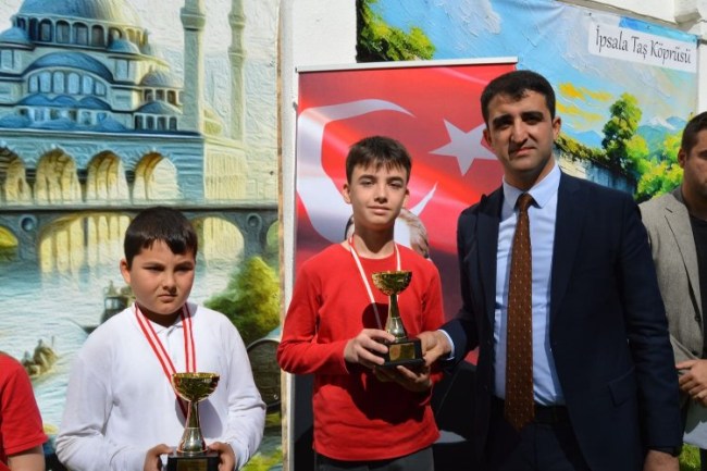 İpsala'da akıl ve zeka oyunlarında dereceye girenlere ödülleri verildi