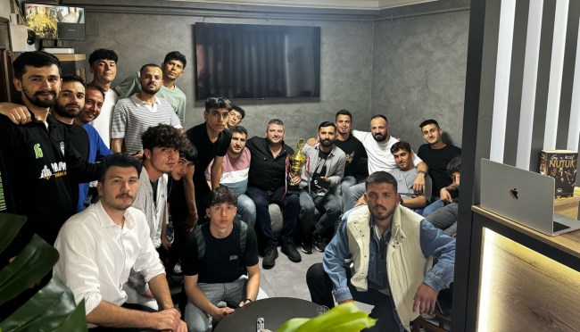 ZES en yakın rakibine 15 puan fark attı