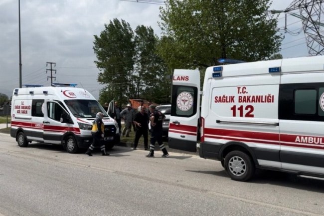 Düzce'de trafik kazası 3 yaralı