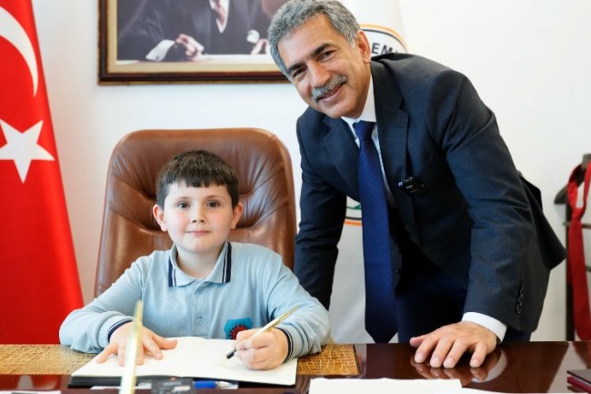 Gemlik'te Başkan Deviren'den minik başkanlara Lunapark müjdesi