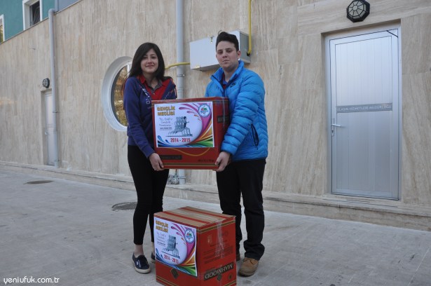 GENÇLERDEN DUYARLI DAVRANIŞ..