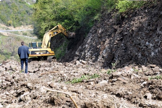 PLAJ YOLU ÇİFT ŞERİT OLUYOR!..