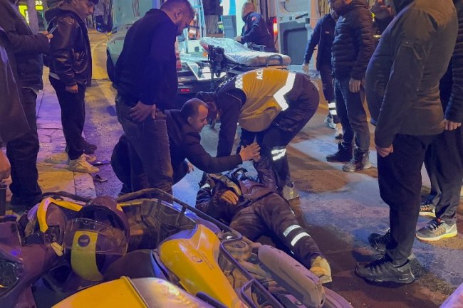 Düzce'de otomobil kuryeye çarptı: 1 yaralı