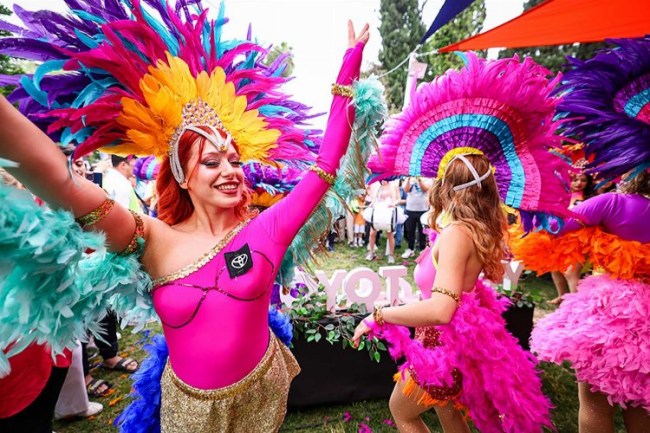 Milyonlarca kişi Adana'da buluştu... Adana'da renkli karnaval