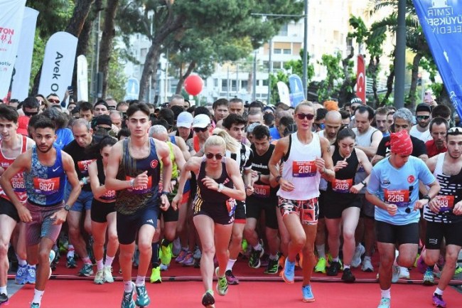 Maraton İzmir'de Kibiwot ve Tagel şampiyon