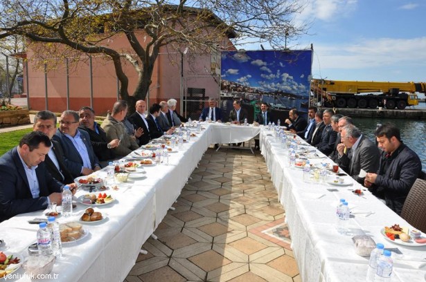 KAHVALTI YAPIP, SOHBET ETTİLER!..