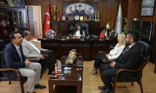 Gülüç'te başkanlık koltuğu Cemre Ayhan'a emanet