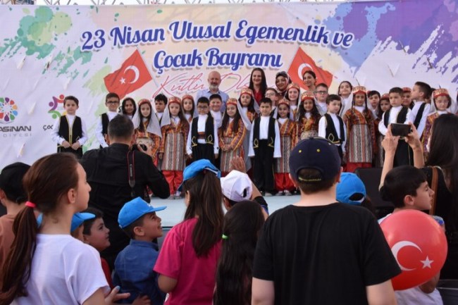 Başkan Çolakbayrakdar'dan 23 Nisan kutlamasına davet