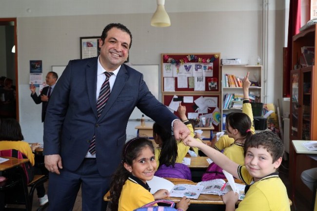 Uludağ Elektrik'ten çocuklara anlamlı 23 Nisan kutlaması