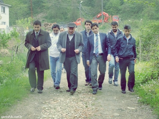 BAYAT KÖYÜNE FUTBOL SAHASI..