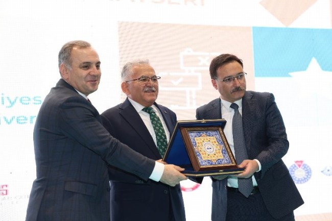 Başkan Büyükkılıç: "Bu fuar, iş arayan ile işverenleri buluşturacak"