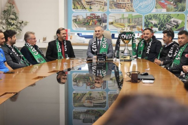 Başkan Çiftçi, şampiyon Çayırovaspor'u ağırladı