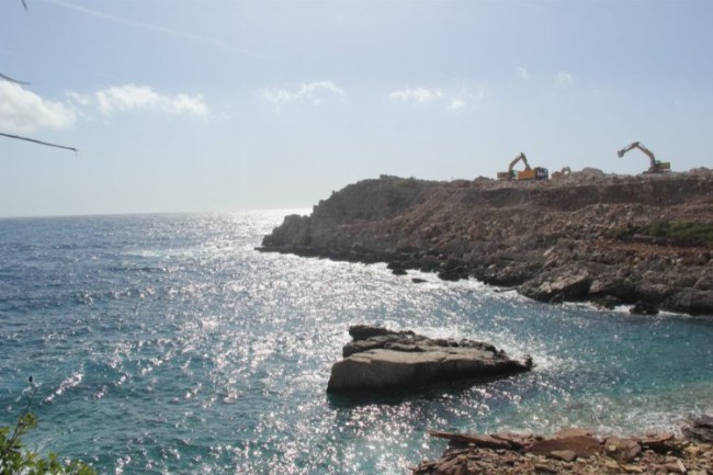 Kırtur Fethiye Faralya'daki ormanda patlayıcı kullandı