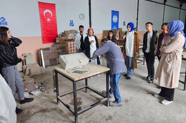 KAYÜ öğrencileri TAREM'de pratik yapıyor