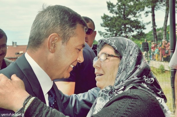 PİKNİKTE BAŞKAN UYSALA SEVGİ SELİ