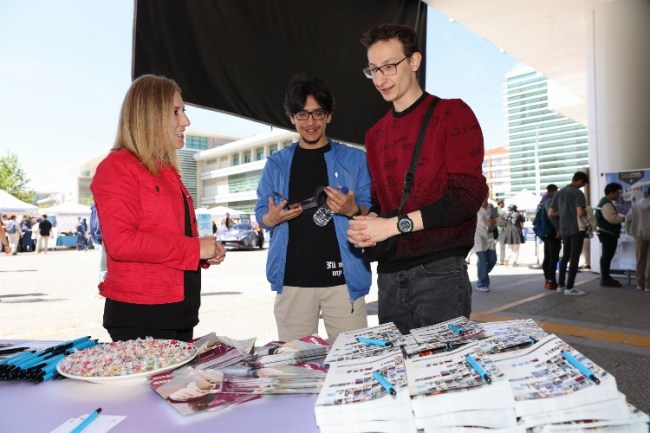 Selçuklu Belediyesi, "SİM" ile Kariyer Fuarı'na katıldı