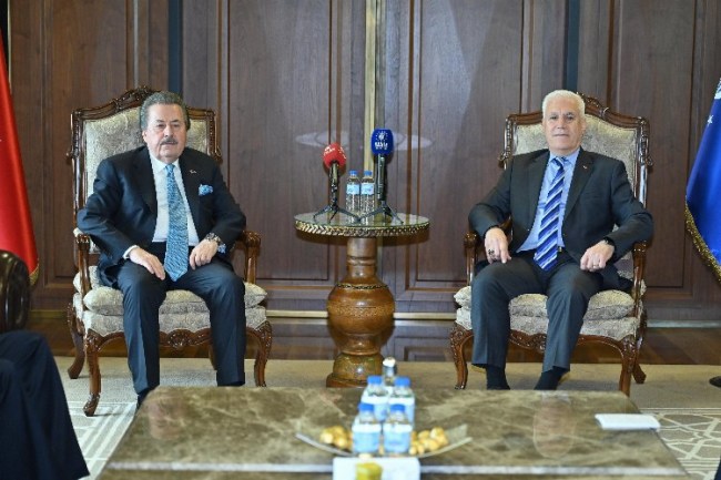 Başkan Bozbey, eski Bakan Cavit Çağlar'ı ağırladı