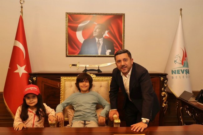 Başkan Arı'ya "hayırlı olsun" ziyaretleri