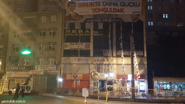 AK PARTİ İLÇE BİNASINDA BOMBA PANİĞİ